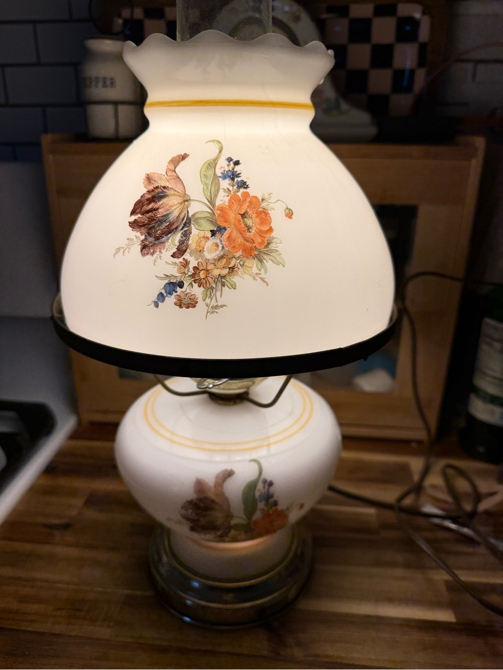 Vintage Floral Milk Glass Table Lamp - White with Orange gone with the wind